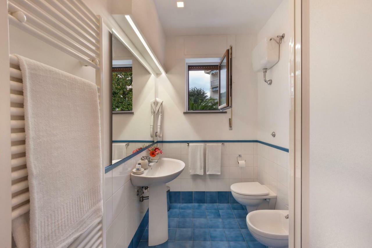 Casa Aurora - Stay In Сорренто Экстерьер фото